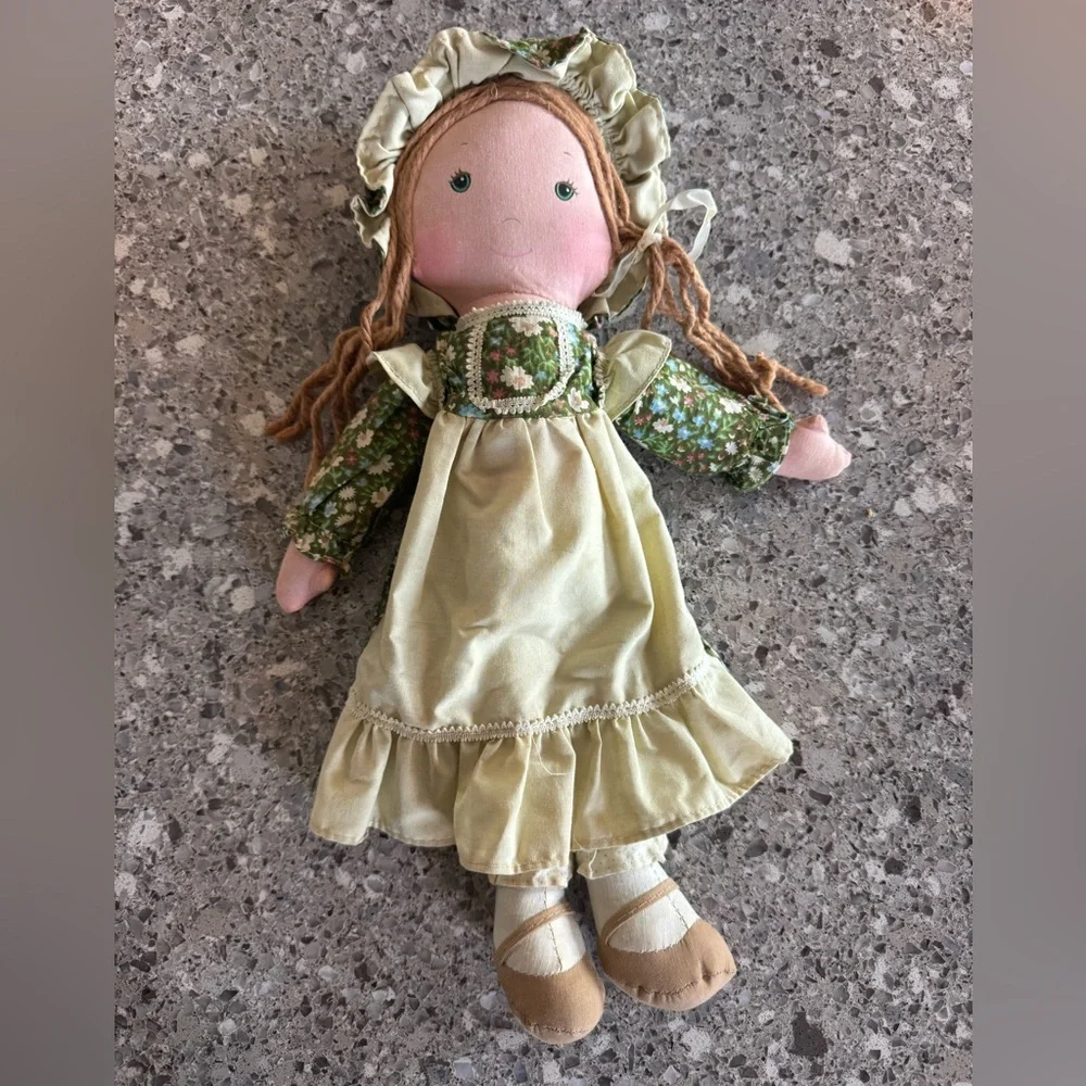 Vintage 1970s Knickerbocker “Amy” – Holly Hobbie’s Friend Cloth Doll